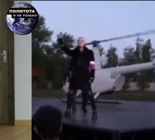 Быть патриотом и казаться им - две большие разницы.

Когда этого белобрысого мальчика с дредами пригласили выступить на концертах в ДНР и ЛНР, он ответил: "Меня жена не пускает". Жена не пускает... 

На мемориальном концерте на Саур-Могиле выступали Чичерина, Юта и другие девочки (при всей охране, но всё равно это было достаточно опасно). "Патриот" и "мужчина" по имени Шаман тоже выступал в этот день в этом концерте, но только в записи из зала на Поклонной горе. 

Откройте глаза и перестаньте потреблять всё, чем вас скармливают с экранов. Включайте мозг.