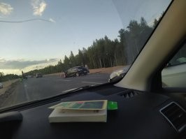 Это ремонт и расширение дороги около Мшинской, там почти 50км трассы с реверсами, локальными сужениями дороги и ограничениями в 40км/ч. Езда сейчас там и так затрудненная, а пилот устроил замес с полным параличом движения. Езжу там постоянно, периодически вижу аварии, которые просто не могу объяснить, как так-то? Из недавнего оттуда же