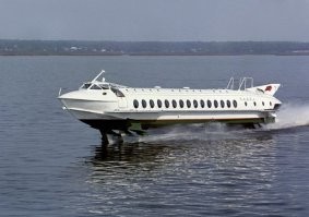 Пассажирский водометный теплоход на подводных крыльях проекта 1705 типа  «Чайка».
Ракета другая совсем.