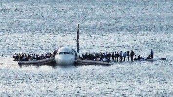 В Штатах аналогичный А-320, поднятый из Гудзона сохранили в музее. А у нас распилили. В этом вся разница.