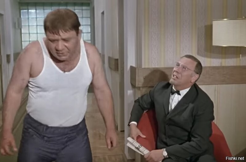 Желаю здравствовать, Cornho! 

Да, я уже поняла, что он - это не он))) Фильм, как правило, всегда смотрю за каким-нибудь занятием, поэтому видела эту сцену от и до много лет назад. Тогда, видимо, меня и сбил с толку торжественный вид героя А.Папанова)))
