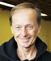 Мог бы просто нассать в баночки и выдать за демократическое пиво.Пиндолохи и за 100 баксов купили.