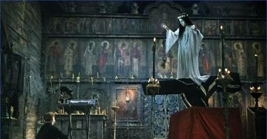 она вновь взлетела к потолку