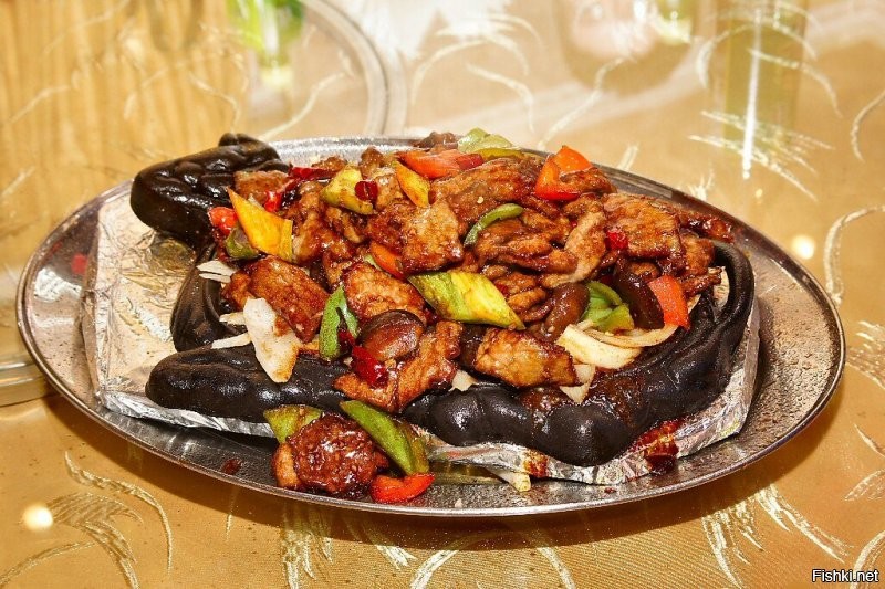 Не, адаптация для лаоваев... Владивосток делает... Прикольно, в Москве продукты из Владика... 
А вообще - одно время толпой ходили в полуофициальный китайский кабак "для своих"... Очень уважали, вкусно, очень дешево (порция на толпу по цене порции на одного в официальных ресторанах), да еще домой пару мешков прихватишь... А острое - просто не заказывай.. северная кухня вообще не острая...