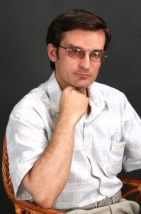 Люди с возрастом меняются и медийные личности зачастую меняются медленнее обычных людей.
2006, 2012, 2023