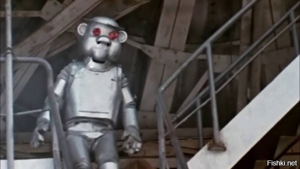 Мне печки, почему-то, напомнили робота Балбеса из офигенного детского фильма “Тайна железной двери”. (Кстати, покажите своим детям!!!)