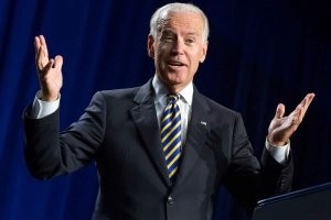 А чего вы хотели? Дедушку-президента куда больше волнуют проблемы совсем другой странульки, которую он купил с потрохами и подарил своему сынку. На галстучек обратите внимание