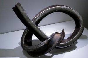 Ага, стекло и то гнётся. А рельсы подавно гнутся.