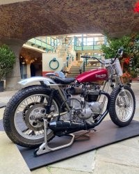 Воздушный фильтр расположенный под ляжкой, совсем не лучшее решение.