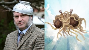 Найдя противоречие в Библии Вы пытаетесь доказать, что Библию нельзя назвать непротиворечивой? Но если всемогущий Бог смог сотворить мир, наверное он мог сотворить останки, дающие в результате анализов любой возраст по Его желанию. Получается, существование Бога анализом Библии не подтвердить и не опровергнуть. Интереснее было бы рассмотреть давно известный "Парадокс всемогущества". Монстры, захватившие Землю могут выглядеть либо как слева, либо как справа на картинке.