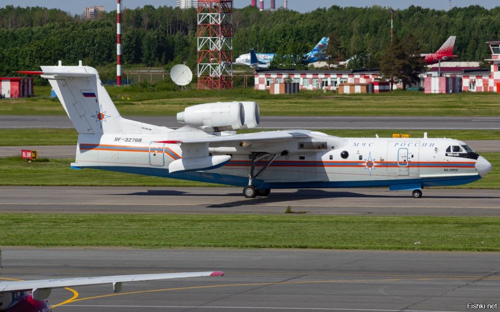 А-40 «Альбатрос» (Бе-42)  — советский  многоцелевой самолёт-амфибия, самый бо...