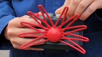 безобъективный фотоаппарат..