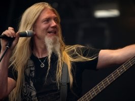 С первых кадров мне показалось, что там Marco Hietala