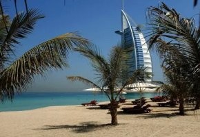 Идите на хер с вашей обоссанной осенью, моё лето в ноябре, в Эмиратах.

Зима, крестьянин торжествуя... А я в Дубае, мне дох.уя!