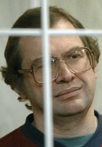 Он тоже хотел много чего купить... Кто же даст?
