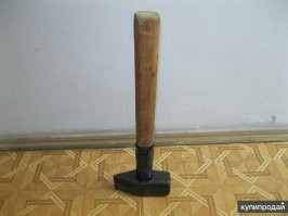 Для того чтоб раскрутить болты и гайки венца сей мамзели нужОн не махонький млоточек и накидной на 13 а ... нечто боле ... масштабное и покрепче. Ах да чуть не забыл и кусок трубы метра этак на полтора. Для воротка