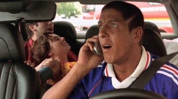 "Подожди, Зай, не рожай!": в Ленобласти беременная женщина едва не родила в машине Росгвардии