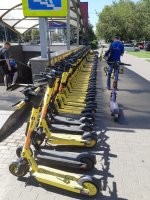 Метро "Перово". Гнездо самокатов.