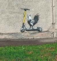 Вся суть отношения москвичей  к электросамокатам в одном видео