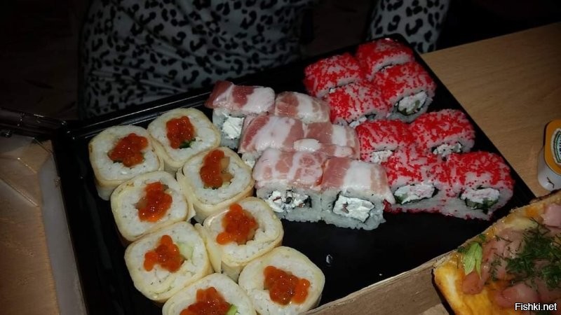 ​Роллы с колбасой и суши-драники: 15 фото о том, как бы выглядели суши на русский лад