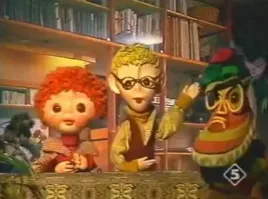 На Ленинградском телевидении тоже был свой аналог "Спокойных ночей" , с башмаком Хохой, Тото и Веснушкой а до них "Тяпа,Ляпа и Жаконя"