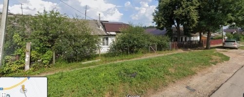 А что не так? Нормальные технологии. Эти дома будут стоять когда каркасное евродерьмо развалится. На фото самая что ни на есть центральная Россия, этим домам более 50-и лет и построены они из рогоза и глины. Они строились когда-то как временный поселок газовщиков.