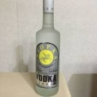 У нас  кто с деньгами водку Стопку брали..