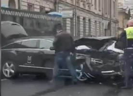 Москвич попал в эпичную аварию: ему даже не пришлось вызывать инспекторов