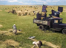 Круто раскрашено: "Черная жемчужина" в степях Украины. Бабы работают, мужики подсчитывают пиастры))