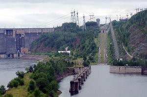 Судоподъемник. В Красноярске  такой есть.