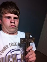 Разбросанные по гаражу инструменты чудесным образом вернулись на свои места