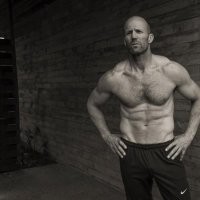 Работаешь в коллективе - тебя начинают использовать, стань бесполезным.
(с) Д. Стэтхем