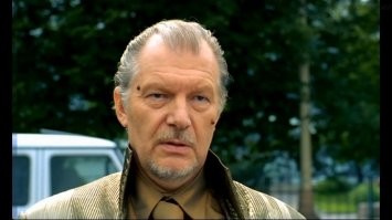 «А почему я здесь?«: уехавший в Латвию актёр Артур Смольянинов загрустил о родине