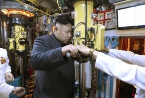 В КНДР спустили на воду первую подлодку с тактическим ядерным оружием
