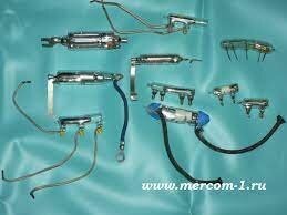 Сейчас уже ртутный градусник найти - проблема. А что бы 10 кг. ртути набрать - денег у школьников не хватит. Если че,в градуснике 1-2 грамма ртути. 
А вот в промышленных приборах могут быть десятки и сотни грамм. 
 Например, у нас на работе используются элементы питания,реле,датчики положения, где ртути на порядки больше,чем в градусниках.