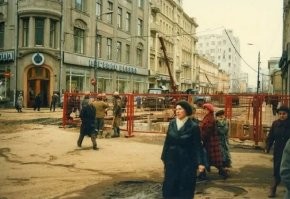Я как раз переехал оттуда.На горизонте дом в котором жил(серый).