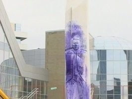 Давно пора поставить памятник Железному Феликсу точнее вернуть на Лубянку точнее на пл. Дзержинского. 
И убрать накуй памятники некоторых педерастов типа белогвардейско-фашистской пёсдабратии