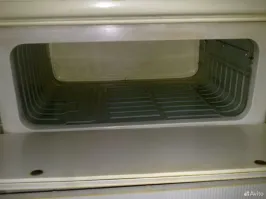 В первой половине 70-х прошлого века родители брали в прокате холодильник Бирюса-2. Несколько месяцев оплачивали прокат, потом выкупили. Работал лет 20 у нас. Потом уехала от родителей, не помню- когда они его поменяли.
Фото стырено только что с Авито- там его продают, в рабочем состоянии.