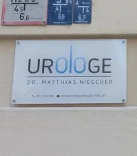 Креативные вывески и названия, мимо которых без смеха не пройти