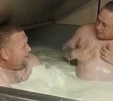 Можно верить, можно нет. Дело вкуса. И да,знать о таком - неприятно.Насчет крыс и мышей - я их видел лично. И лично общался со студентами кулинарного училища,которые на практике в столовой плевали в компот,срали в борщ,замешивали тараканов в тесто,и сыпали песок в котлеты. Да. полнейшие отморозки и дебилы,однако по стране таких немало. Можно вспомнить вполне официальное расследование по поводу купания в молоке.
