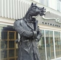 Спасибо, нашёл! С другого ракурса смотрится веселее, и понятнее. Осталось выяснить, как моего друга занесло в Казань. Это как бы не совсем рядом.