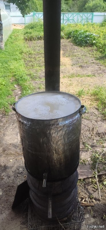 У меня на даче свой октоберфест. С блэк джеком и шлюхами!