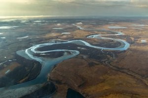 Комментарий к "Увидел два озера в виде человека, выгуливающего свою ламу".

Периодически пролетая над арктической тундрой полуострова Ямал можно много всего увидеть в виде [на что фантазии хватит, в рамках разумного].
P.S.: Когда использую словосочетание "В рамках разумного", то это вызывает добрую улыбку у одного моего друга полярника - он Разумный Александр Анатольевич. Сейчас Разумный А.А. возглавляет полярную станцию "Остров Диксон", а познакомились мы с ним ещё на полуострове Ямал (полярная станция "Марресаля").

Всем добра и хорошего настроения!