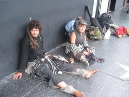 Там таких бонь много валяется...