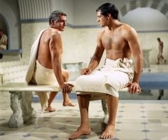 Я помню Лоуренса Оливье по фильму "Спартак", где он играл Марка Лициния Красса.