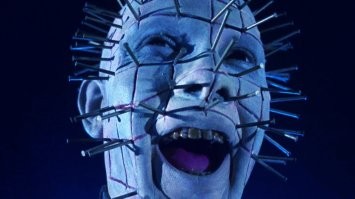 Ей ужастики снимать надо. ППЦ.