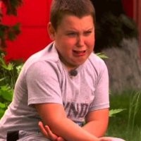 Да ему еще со времен Моники большинство мужиков мира завидует. А он всё не унимается.