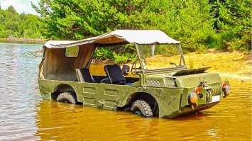 Китайцы продемонстрировали возможности гибридного водоплавающего внедорожника