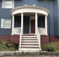 Дверная ручка точно под правую руку. Великолепное решение.