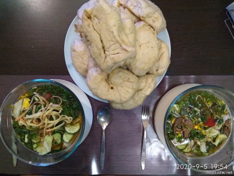 Мой муж готовит отменно. А подача - за мной)) эстетику наведем, было бы в чём!)) на фото блюда японской и корейской кухни.